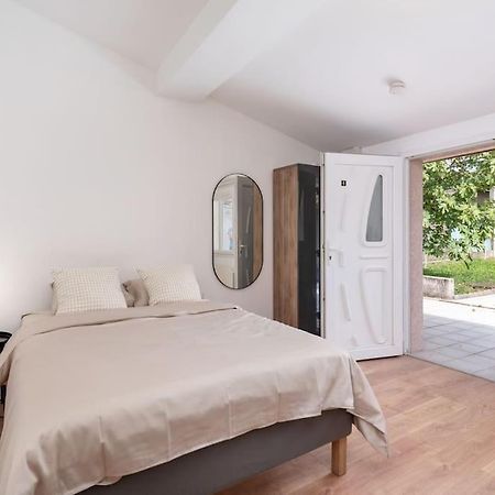 Lumignons Lyonnais - Doua Apartment Вильорбан Екстериор снимка